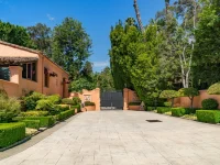 gated luxury celebrity home entrance in Beverly Hills