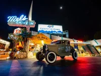 Mel’s Drive-In diner on Sunset Boulevard in Hollywood at night